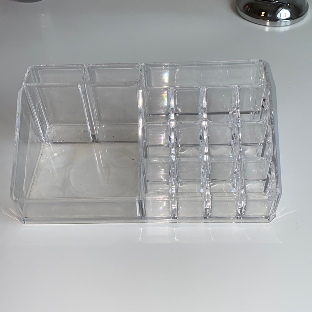 Makeup organizer